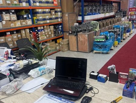 Dükkanımızda sergilenen motorlar