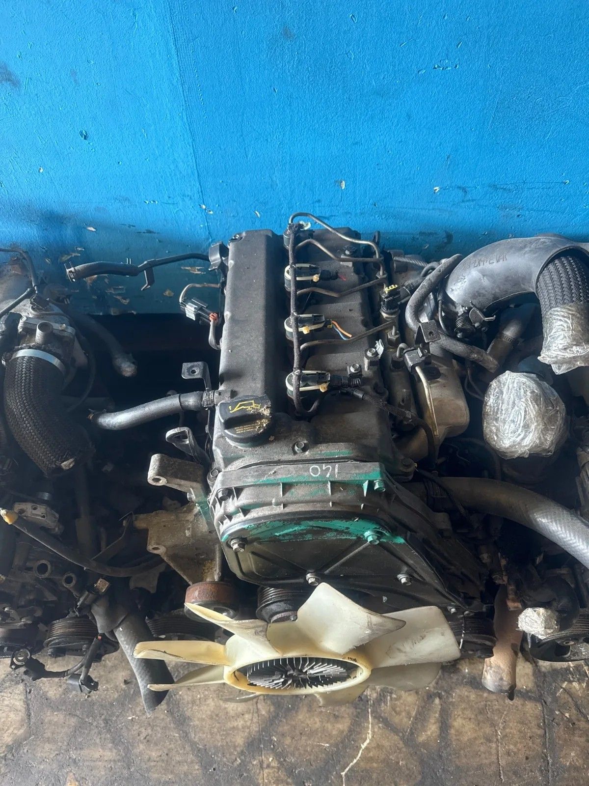 Kia Sorento 140 beygir dizel çıkma motor, fanı ve aksesuarlarıyla
