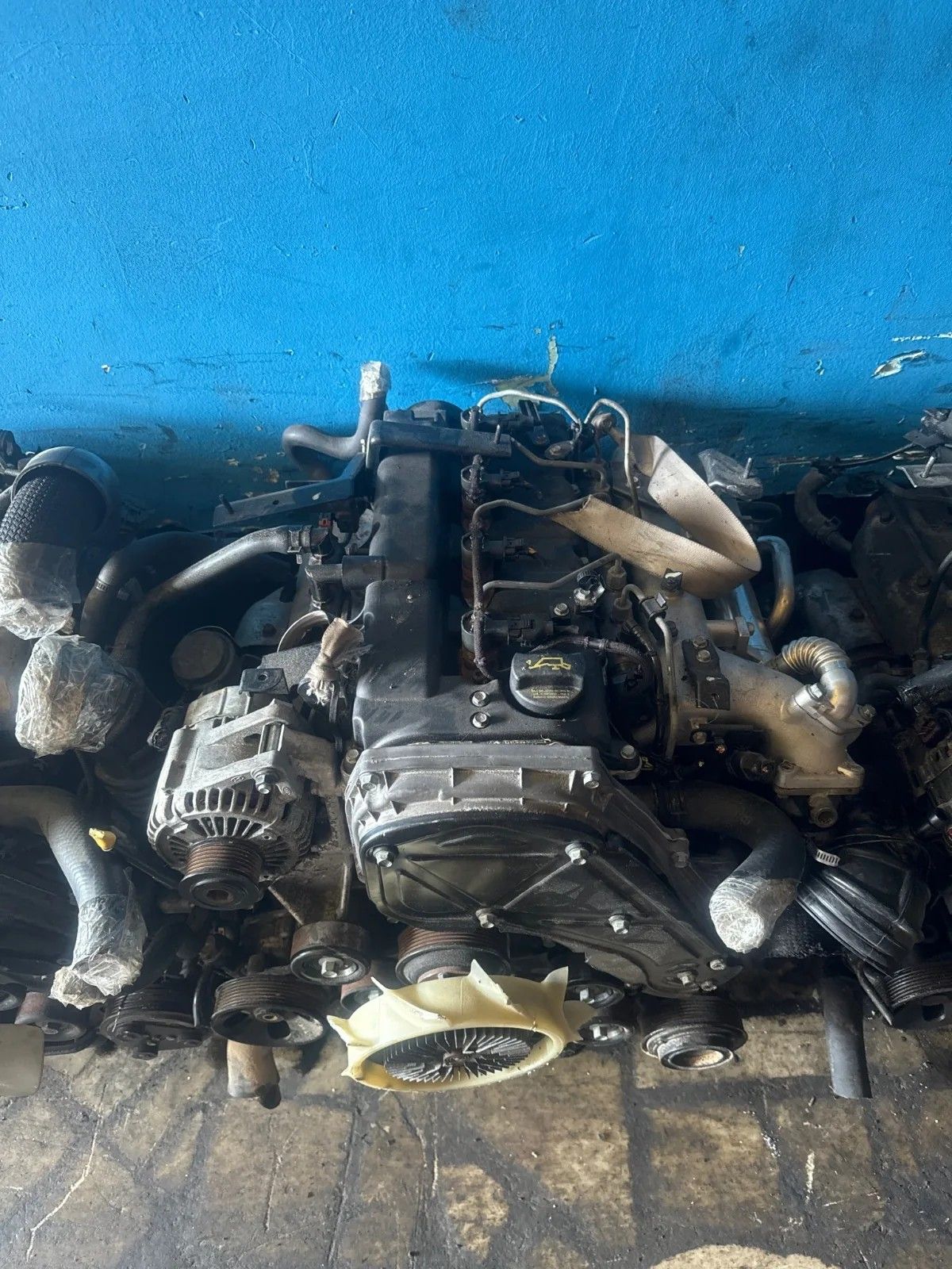 Kia Sorento 170 beygir çıkma motor, alternatör ve fan tarafından görünüm